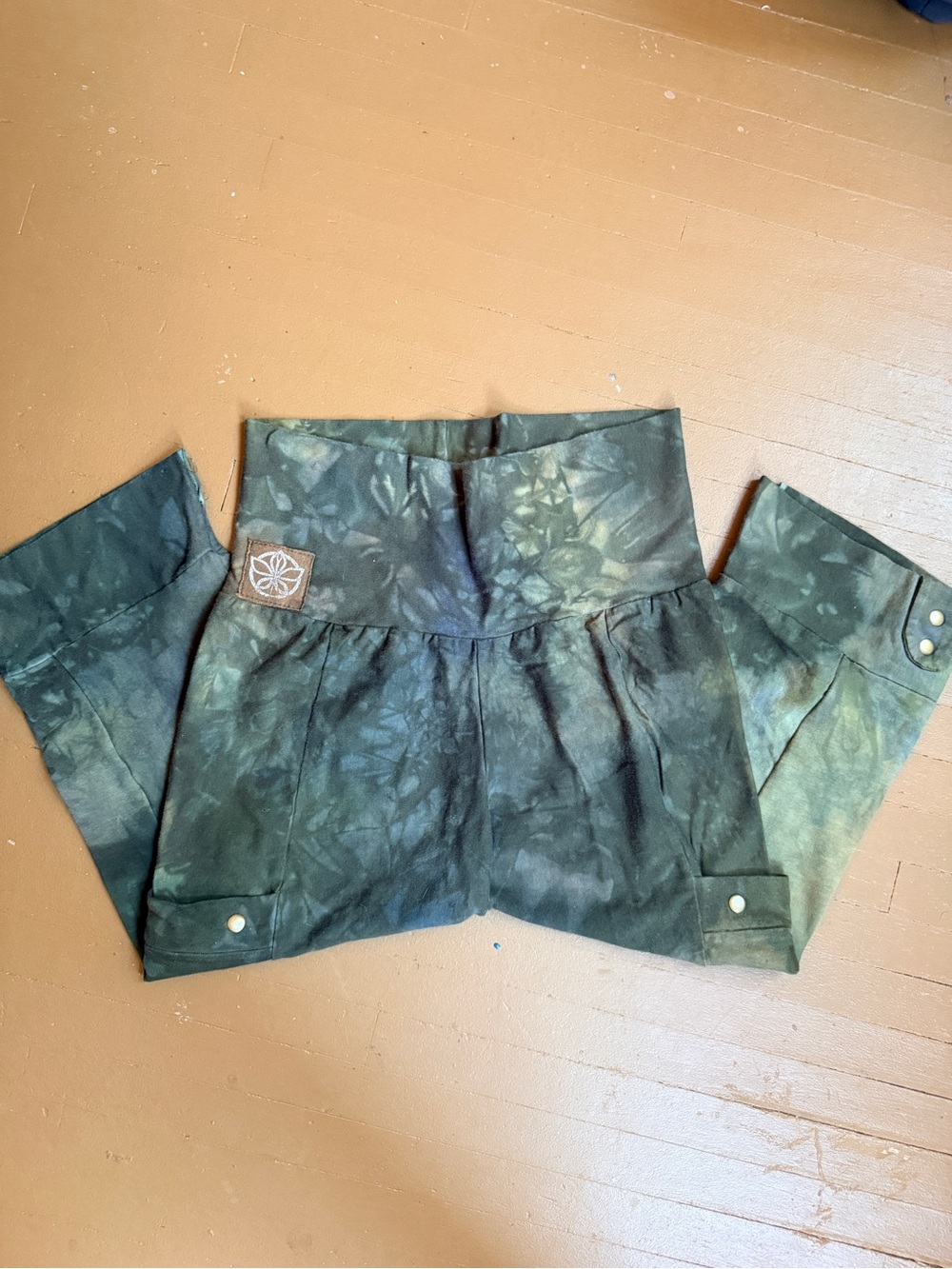 Vintage Green Tie-Dye Cargo Leggings